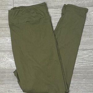 NWOT LULAROE LEGGINGS OLIVE GREEN OS